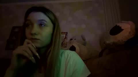 Snapshot of silverxkitty chatting on September 14, 2025, 6:18 pm SilverxKitty online show from September 14, 2025, 6:18 pm