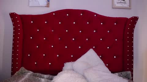 silvia_ls online show from February 24, 2025, 9:41 pm