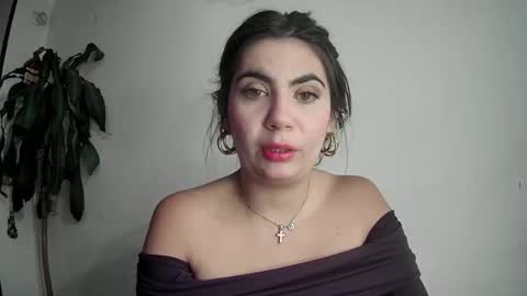 Snapshot of silviecollins chatting on February 9, 2025, 12:17 am Silvie online show from February 9, 2025, 12:17 am