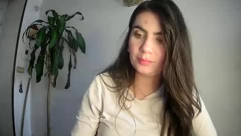 Snapshot of silviecollins chatting on March 4, 2025, 9:00 pm Silvie online show from March 4, 2025, 9:00 pm