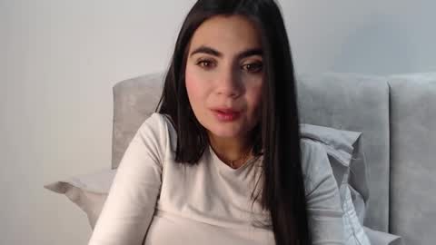 Snapshot of silviecollins chatting on October 6, 2025, 2:09 am Silvie online show from October 6, 2025, 2:09 am