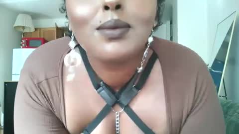 Simin Fox online show from September 16, 2025, 8:54 pm