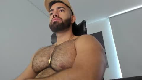 simon_leon01 online show from July 14, 2026, 12:22 pm