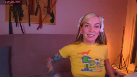 simona_moonshine online show from January 16, 2026, 8:35 pm