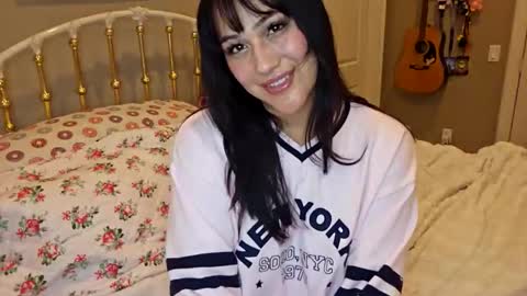 Snapshot of simonesighren chatting on April 26, 2026, 3:04 am simonesighren online show from April 26, 2026, 3:04 am