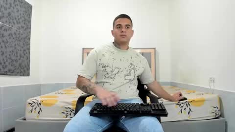 SIMON KELER online show from May 16, 2026, 12:40 am
