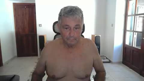 Snapshot of simonthenudist chatting on September 11, 2025, 8:58 am Simon online show from September 11, 2025, 8:58 am