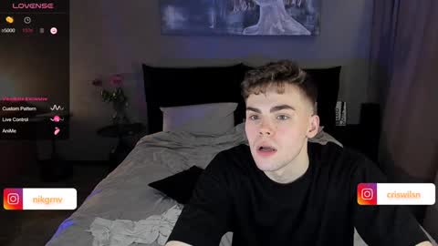 Snapshot of simonwnl chatting on December 22, 2024, 10:25 pm Simon online show from December 22, 2024, 10:25 pm