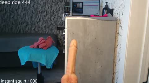 Snapshot of simplegirl1996 chatting on July 17, 2026, 8:21 am regina online show from July 17, 2026, 8:21 am