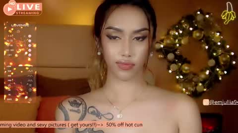 Snapshot of simplyjullia chatting on December 7, 2024, 2:20 am online show from December 7, 2024, 2:20 am