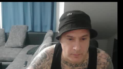 sinalco1975 online show from November 24, 2025, 3:28 am