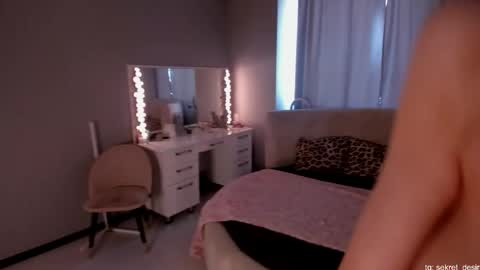 Naomi online show from April 7, 2026, 12:16 pm