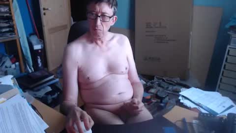 Snapshot of singlebart01 chatting on April 26, 2026, 6:22 am singlebart01 online show from April 26, 2026, 6:22 am