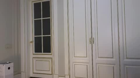 Ellie online show from April 12, 2026, 7:35 am