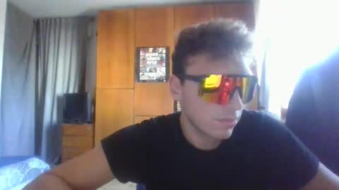 Snapshot of sinvi1915 chatting on October 14, 2025, 11:11 am sinvi1915 online show from October 14, 2025, 11:11 am