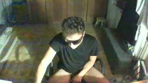 Snapshot of sinvi1915 chatting on October 14, 2025, 11:16 pm sinvi1915 online show from October 14, 2025, 11:16 pm