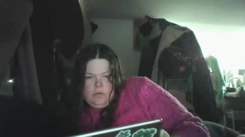 Snapshot of siofra chatting on February 18, 2025, 11:41 pm Siofra online show from February 18, 2025, 11:41 pm
