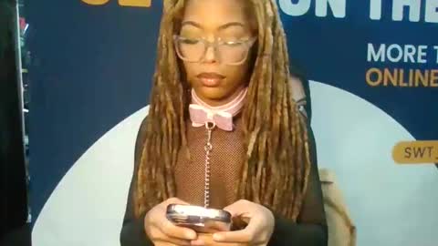  U M M E R online show from October 25, 2025, 5:19 pm