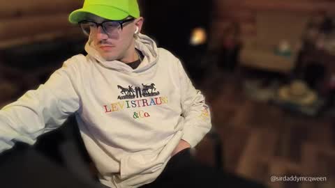 Snapshot of sirdaddymcqween chatting on March 2, 2026, 3:41 am Sir Daddy McQween online show from March 2, 2026, 3:41 am