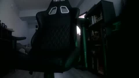 Snapshot of sirwally19er chatting on December 14, 2025, 8:46 pm sirwally19er online show from December 14, 2025, 8:46 pm