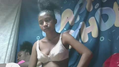 Snapshot of siscabelle chatting on January 13, 2026, 10:48 pm siscabelle online show from January 13, 2026, 10:48 pm