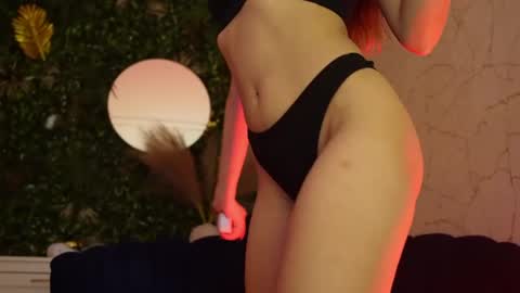 Dee online show from April 17, 2026, 7:50 pm