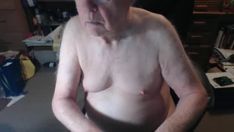 Snapshot of sjbottomboi chatting on June 4, 2026, 2:01 pm sjbottomboi online show from June 4, 2026, 2:01 pm
