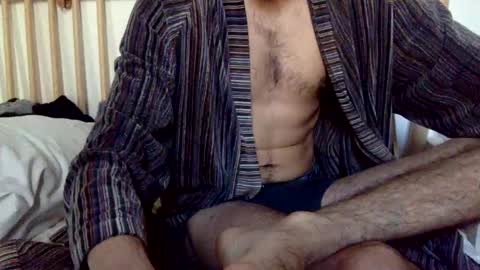 Snapshot of sk1nnybutth1ck chatting on January 23, 2025, 12:19 pm Faroukh online show from January 23, 2025, 12:19 pm