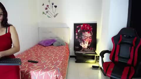 Scarlet online show from June 18, 2026, 1:28 am