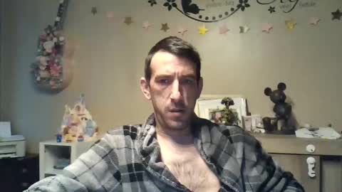 Snapshot of skinnybigcock2 chatting on May 3, 2026, 4:29 am SkinnyBigCock2 online show from May 3, 2026, 4:29 am