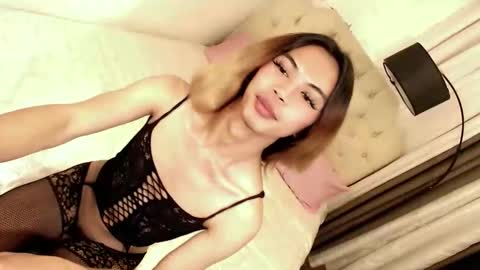 Snapshot of skinnytrans69 chatting on May 20, 2026, 3:51 pm skinnytrans69 online show from May 20, 2026, 3:51 pm