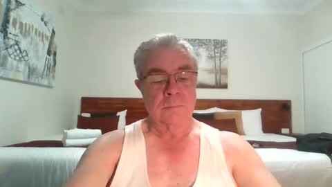 Snapshot of skipper1970 chatting on December 19, 2025, 4:52 am Skipper1970 online show from December 19, 2025, 4:52 am