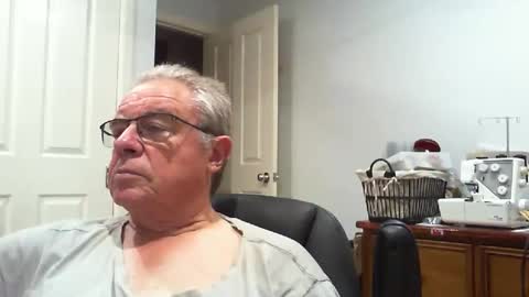 Snapshot of skipper1970 chatting on February 25, 2026, 8:35 am Skipper1970 online show from February 25, 2026, 8:35 am