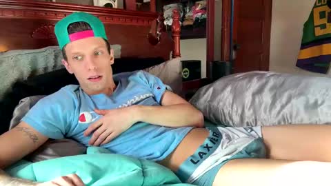 Snapshot of skittles933 chatting on February 18, 2025, 3:54 pm Skittles online show from February 18, 2025, 3:54 pm