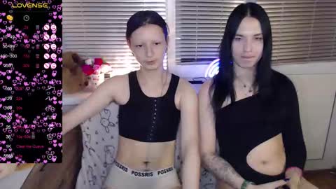 Iska Im genderfluid theyheshenot use ht have reasons and Mia my t-gf sheher online show from October 6, 2025, 3:42 pm