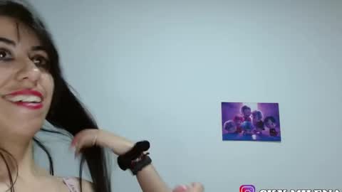 Snapshot of sky_girl1 chatting on January 19, 2025, 4:44 am Mile online show from January 19, 2025, 4:44 am