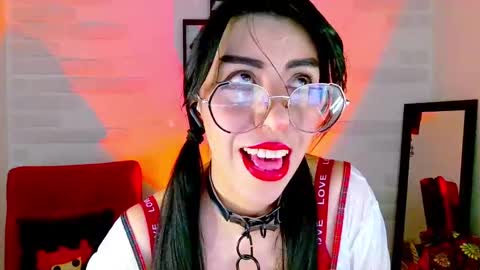 Snapshot of sky_girl1 chatting on September 27, 2025, 5:34 am Mile online show from September 27, 2025, 5:34 am