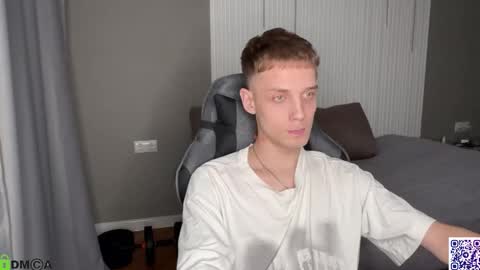 Snapshot of sky_hunter chatting on November 6, 2025, 7:04 pm sky_hunter online show from November 6, 2025, 7:04 pm