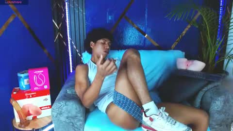 sky_walkerss online show from May 16, 2026, 5:34 pm