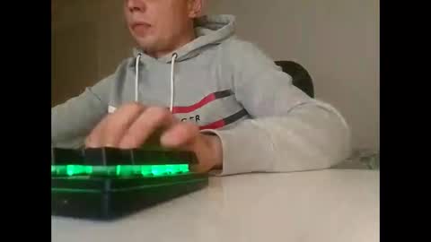 skyfalltoyou online show from November 28, 2025, 5:37 pm