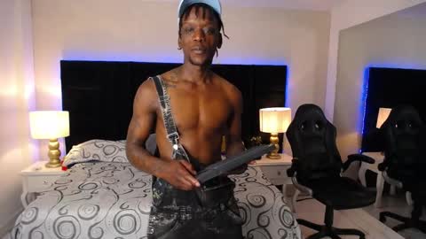 SKYLERBIGXXX online show from April 15, 2026, 4:41 am