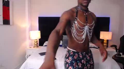 Snapshot of skylerbigxxx chatting on June 9, 2026, 4:02 am SKYLERBIGXXX online show from June 9, 2026, 4:02 am