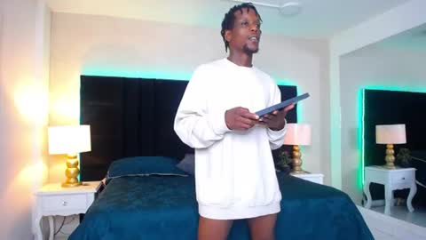 Snapshot of skylerbigxxx chatting on July 7, 2026, 4:04 am SKYLERBIGXXX online show from July 7, 2026, 4:04 am