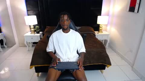 Snapshot of skylerbigxxx chatting on July 17, 2026, 4:30 am SKYLERBIGXXX online show from July 17, 2026, 4:30 am