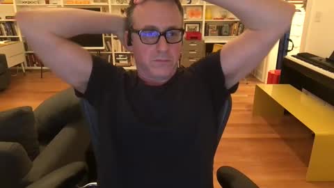 Snapshot of skyline3371 chatting on December 16, 2024, 6:10 am Skyline3371 online show from December 16, 2024, 6:10 am