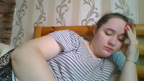 skyressie333 online show from February 15, 2026, 6:21 am