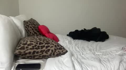 Skylar online show from October 15, 2025, 2:11 am