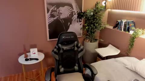 abby online show from November 14, 2025, 12:48 pm