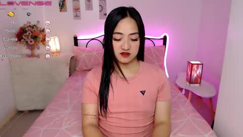 Queen Cyrine online show from December 10, 2024, 6:01 am