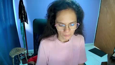 Snapshot of slavefuck chatting on December 20, 2025, 2:24 pm SlaveFuck online show from December 20, 2025, 2:24 pm